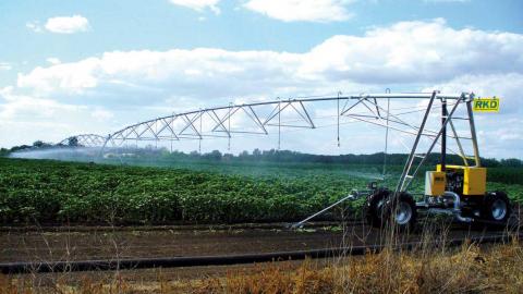 Irrigation pivot: how does an irrigation boom work?