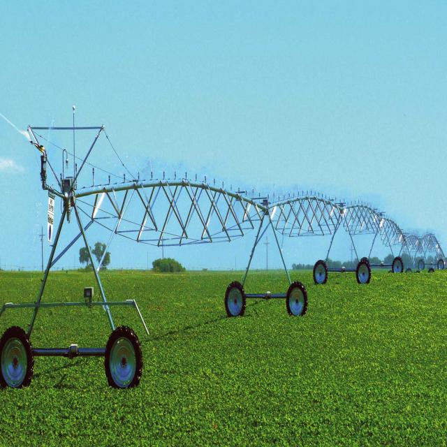 Managing center pivots and lateral move irrigation systems Irrigazette